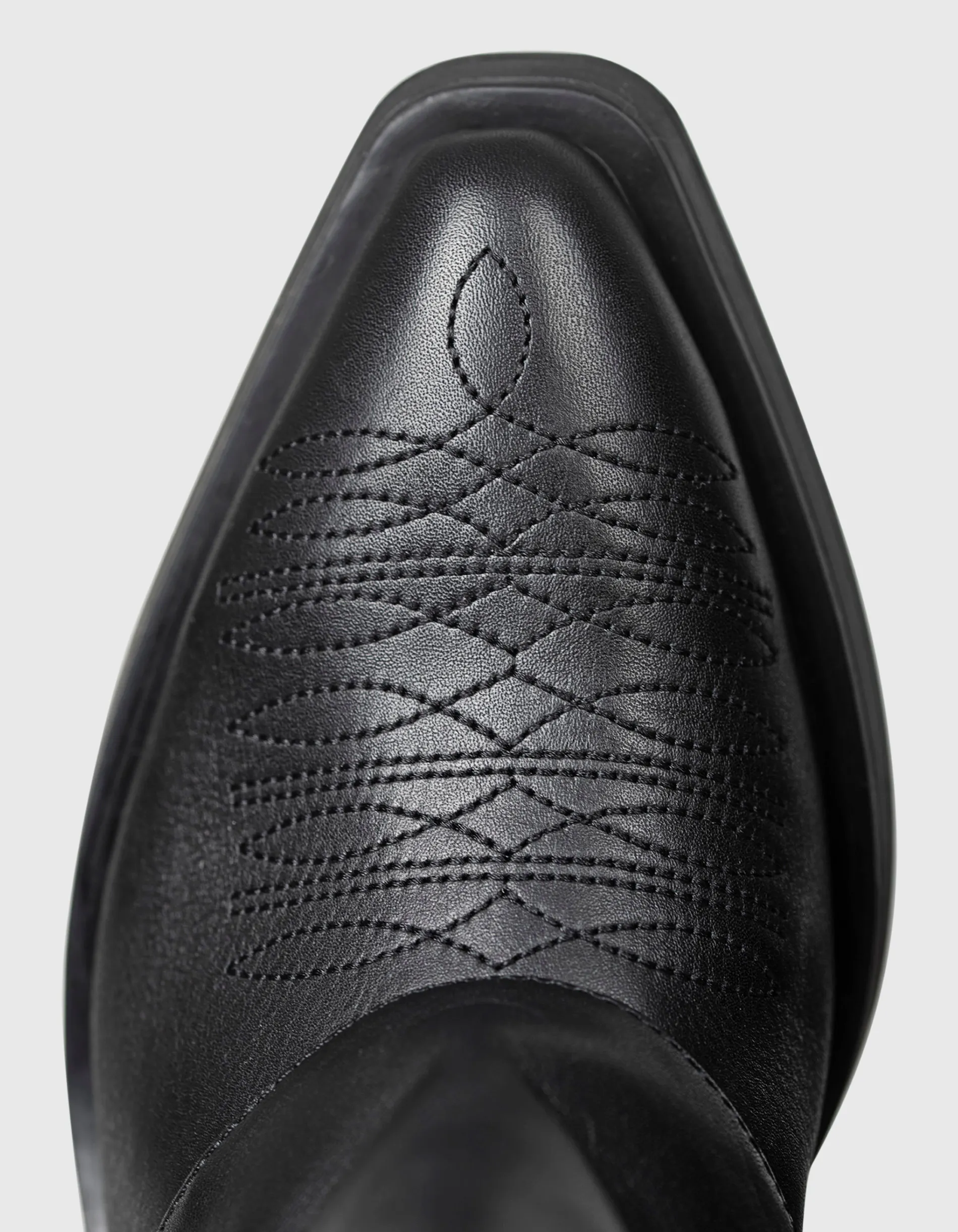 ASH Leslie Black  // Leder-Stiefelette mit Stickerei